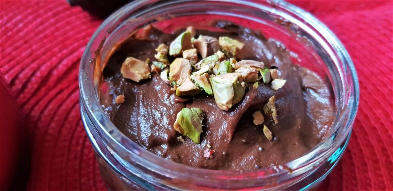 5-ingredient vegan chocolate pistachio and avocado mousse