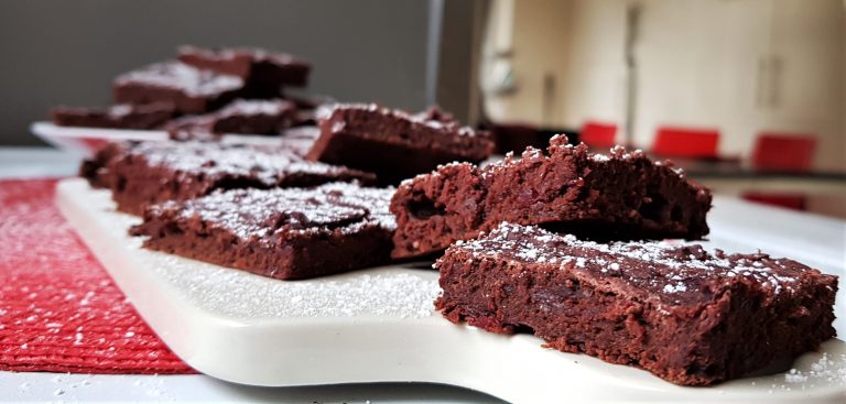 5-ingredient vegan chocolate beetroot squares