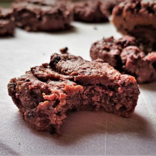 5-ingredient vegan blackberry biscuits