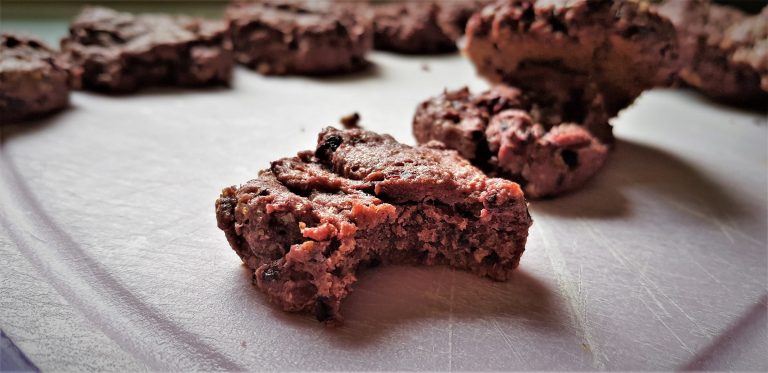 5-ingredient vegan blackberry biscuits